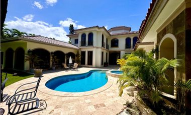 Venta de Casa en Residencial Balmoral, Costa del Este