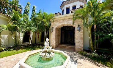 Venta de Casa en Residencial Balmoral, Costa del Este