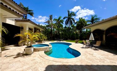 Venta de Casa en Residencial Balmoral, Costa del Este
