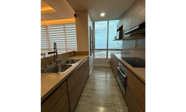 VENDO PH MAUI REMODELADO EN COSTA DEL ESTE