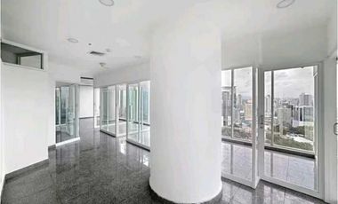 OFICINA EN CALLE 50  EDIFICIO F&F TOWER CON DIVISIONES 156M2