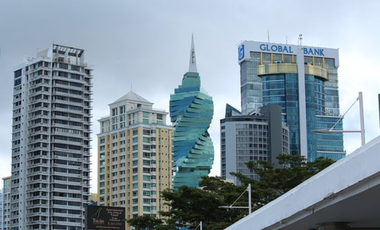 OFICINA EN CALLE 50  EDIFICIO F&F TOWER CON DIVISIONES 156M2