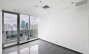 OFICINA EN CALLE 50  EDIFICIO F&F TOWER CON DIVISIONES 156M2