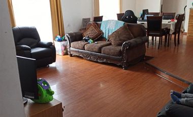 VENDO AMPLIA CASA-PARCELA EN LINDEROS