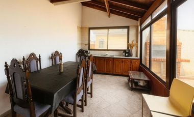 VENTA  - PH 4 ambientes, cochera, patio con parrilla - 1° de Mayo 1900