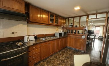 VENTA  - PH 4 ambientes, cochera, patio con parrilla - 1° de Mayo 1900