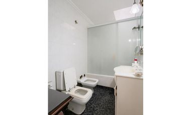 VENTA  - PH 4 ambientes, cochera, patio con parrilla - 1° de Mayo 1900