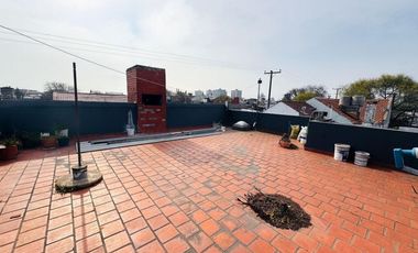 VENTA  - PH 4 ambientes, cochera, patio con parrilla - 1° de Mayo 1900