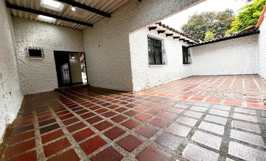 Se Vende Casa En Exclusivo Sector Del Refugio, Estrato 4