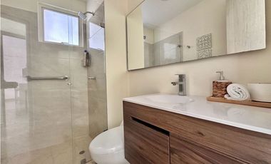 VENDO EN CARTAGENA APARTAMENTO USO TURISTICO EN EL LAGUITO CON VISTA