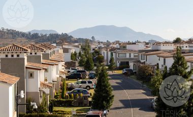 VENTA CASA CONDADO DEL VALLE, SECCION BAKEIRA, METEPEC A 15 MINUTOS TOWN SQUARE