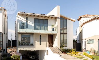 VENTA CASA CONDADO DEL VALLE, SECCION BAKEIRA, METEPEC A 15 MINUTOS TOWN SQUARE