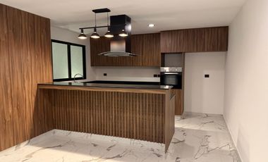 Casa en venta en Lomas de Angelopolis III cluster con alberca