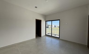 CASA CON ALBERCA Y HAB EN PB EN VENTA EN PLAYAS DEL CONCHAL