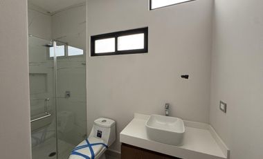 CASA CON ALBERCA Y HAB EN PB EN VENTA EN PLAYAS DEL CONCHAL