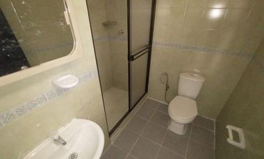 SE ARRIENDA  HERMOSA Y AMPLIA  CASA EN SAN ALONSO