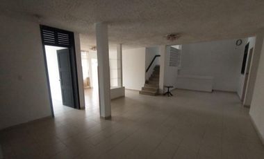 SE ARRIENDA  HERMOSA Y AMPLIA  CASA EN SAN ALONSO