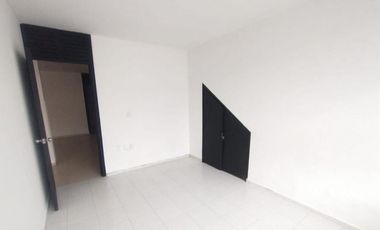 SE ARRIENDA  HERMOSA Y AMPLIA  CASA EN SAN ALONSO