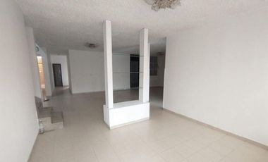 SE ARRIENDA  HERMOSA Y AMPLIA  CASA EN SAN ALONSO