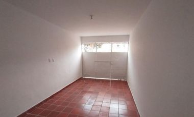 SE ARRIENDA  HERMOSA Y AMPLIA  CASA EN SAN ALONSO