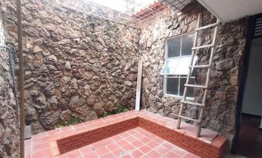 SE ARRIENDA  HERMOSA Y AMPLIA  CASA EN SAN ALONSO