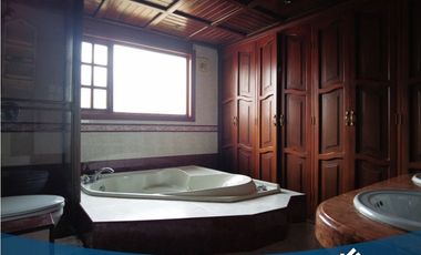 En Venta Majestuosa Casa Campestre en Tabio