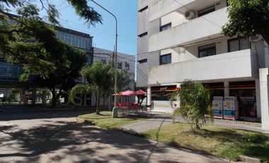 LOCAL COMERCIAL FRENTE A LA UNIVERSIDAD CATÓLICA