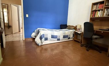 VENTA CASA 4 AMB CON JARDIN Y QUINCHO