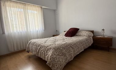 VENTA CASA 4 AMB CON JARDIN Y QUINCHO