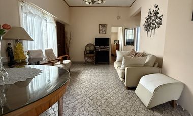 VENTA CASA 4 AMB CON JARDIN Y QUINCHO