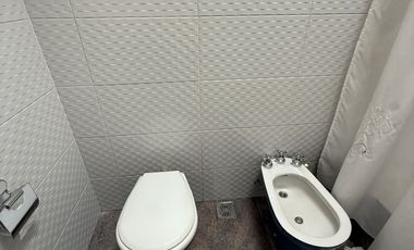 VENTA CASA 4 AMB CON JARDIN Y QUINCHO