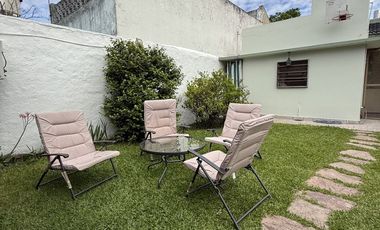 VENTA CASA 4 AMB CON JARDIN Y QUINCHO