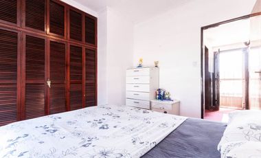 VENTA Casa 3/4 amb con fondo libre y cochera