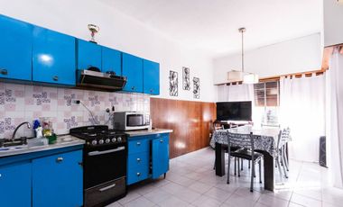 VENTA Casa 3/4 amb con fondo libre y cochera