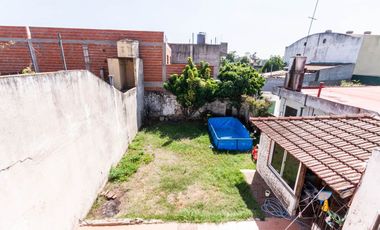 VENTA Casa 3/4 amb con fondo libre y cochera