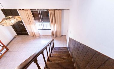 VENTA Casa 3/4 amb con fondo libre y cochera