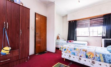 VENTA Casa 3/4 amb con fondo libre y cochera