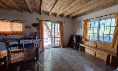 Venta casa dos ambientes a metros del Mar