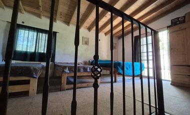 Venta casa dos ambientes a metros del Mar