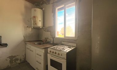 VENTA CASA, DEPARTAMENTO Y LOCAL 4 AMBIENTES