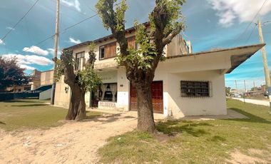 VENTA CASA, DEPARTAMENTO Y LOCAL 4 AMBIENTES
