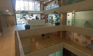 Local Comercial en Venta en Avenida Las Condes 10465