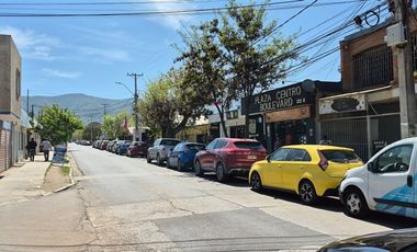 Local Comercial en Venta en Local galerías 1.100mt 2 pisos Plaza Curacavi sin comisión