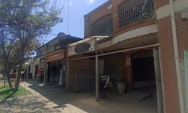 Local Comercial en Venta en Local galerías 1.100mt 2 pisos Plaza Curacavi sin comisión
