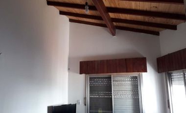 VENTA PH 2 PISOS 3 AMB MUNRO REFACCIONADO RETASADO