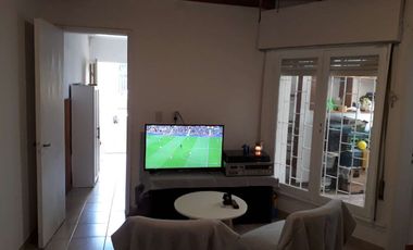 VENTA PH 2 PISOS 3 AMB MUNRO REFACCIONADO RETASADO