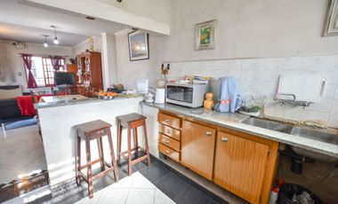 CASA A LA VENTA 3 DORMITORIOS, LA PLATA