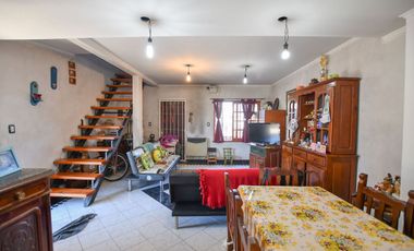 CASA A LA VENTA 3 DORMITORIOS, LA PLATA