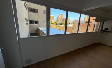 VENTA OFICINA SOBRE CALLE JUJUY 324