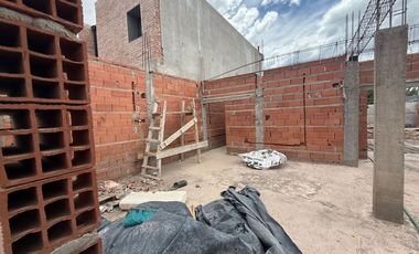 VENTA CASA 3 DORMITORIOS A TERMINAR